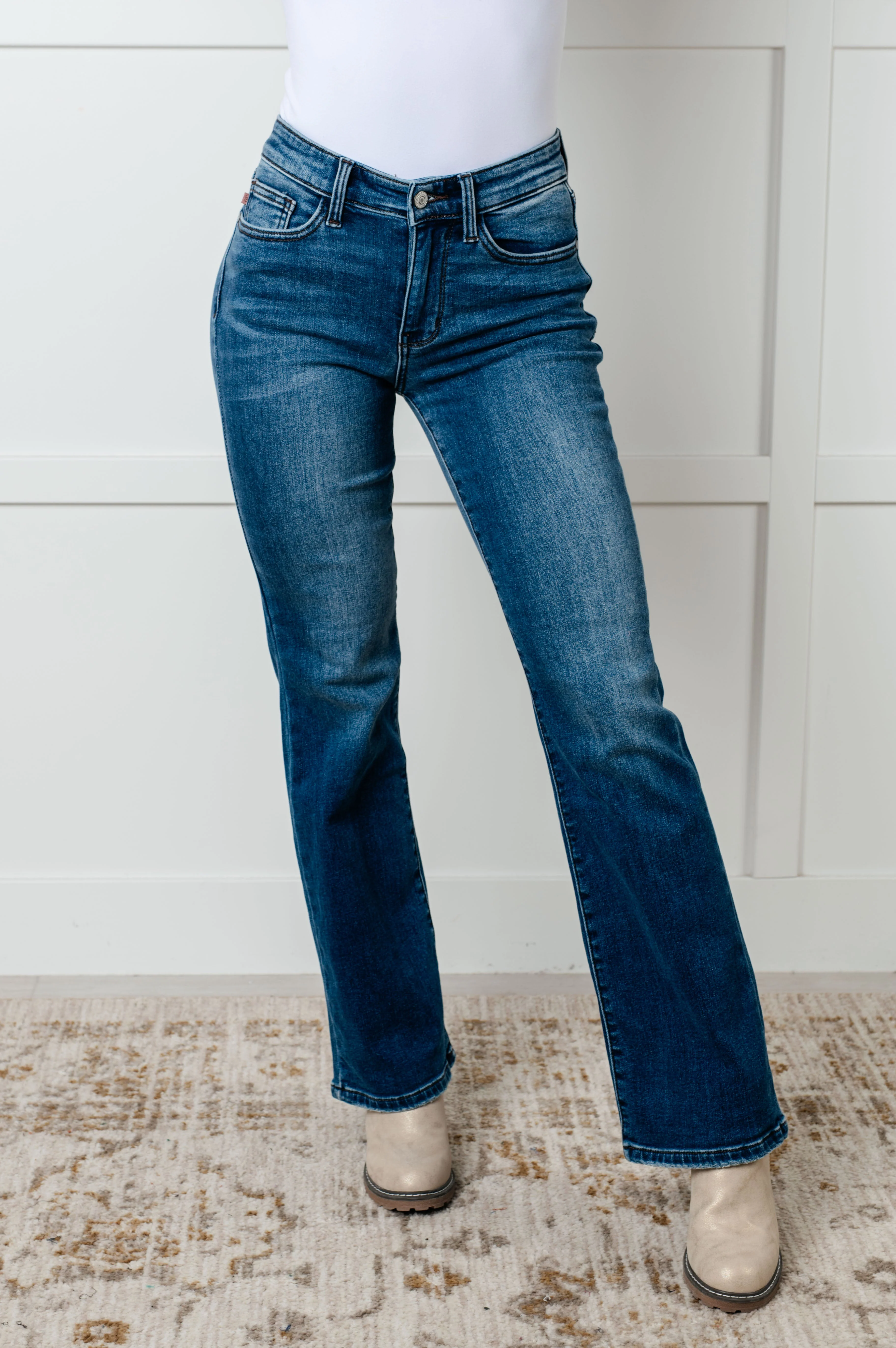JUDY BLUE Hannah Mid Rise Thermal Bootcut Jeans - Makeswep