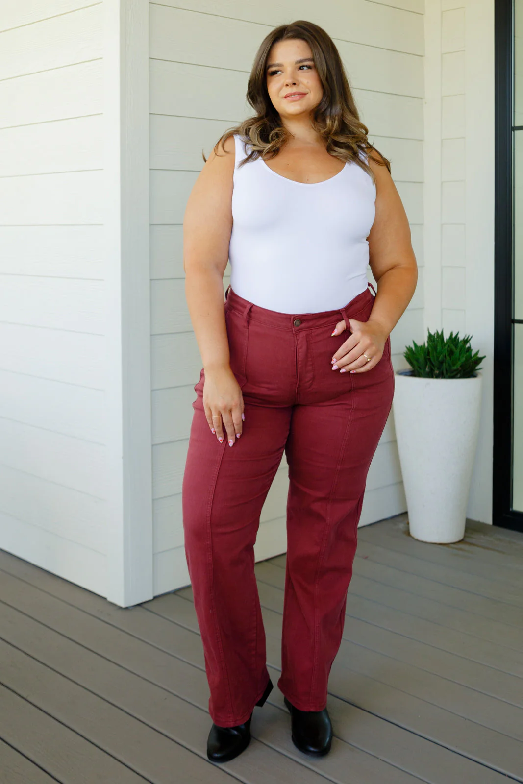 JUDY BLUE Phoebe High Rise Front Seam Straight Jeans in Burgundy - Makeswep