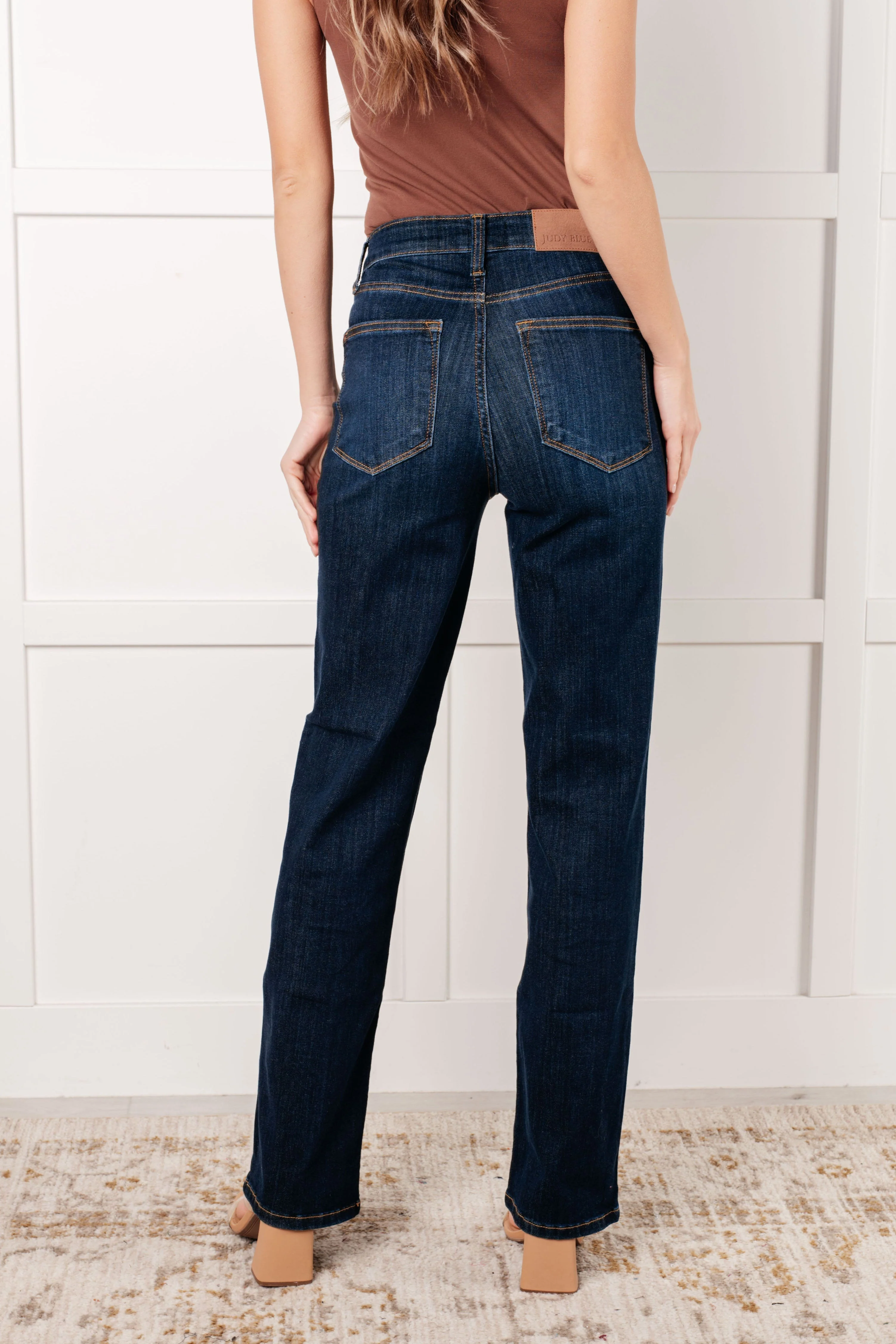 JUDY BLUE Alaina High Rise Classic Straight Jeans - Makeswep