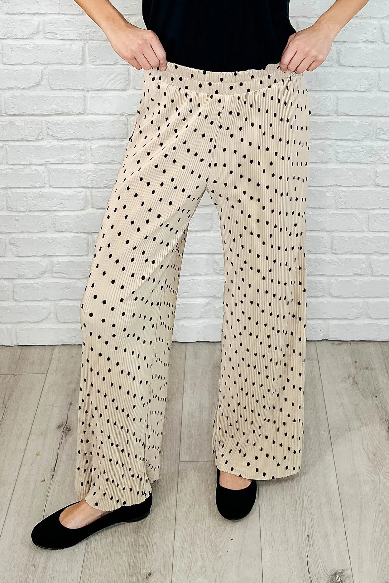 Working on Lounging Elastic Waist Bottoms in Khaki - Makeswep