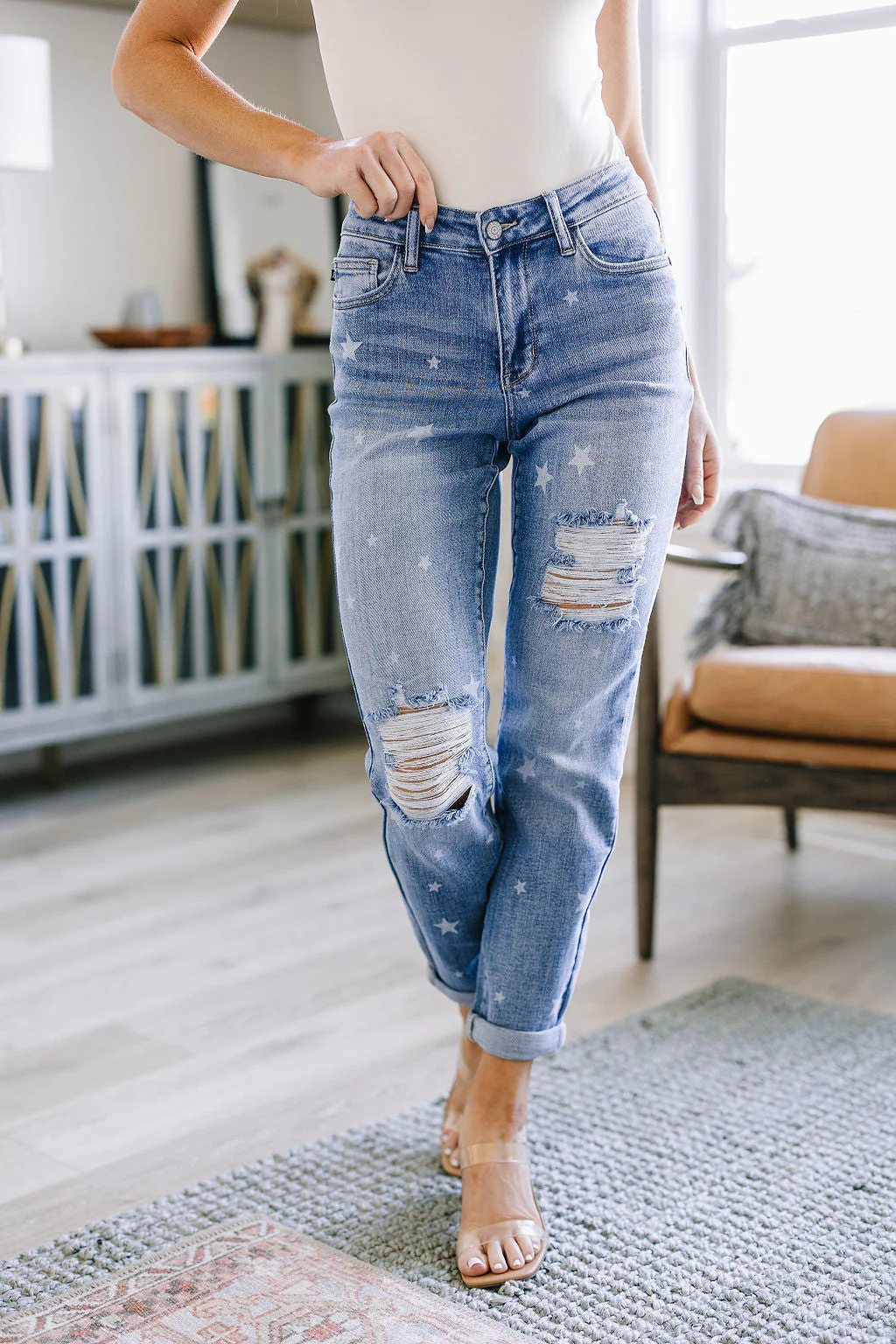 JUDY BLUE Juliet Star Crossed Boyfriend Jeans - Makeswep
