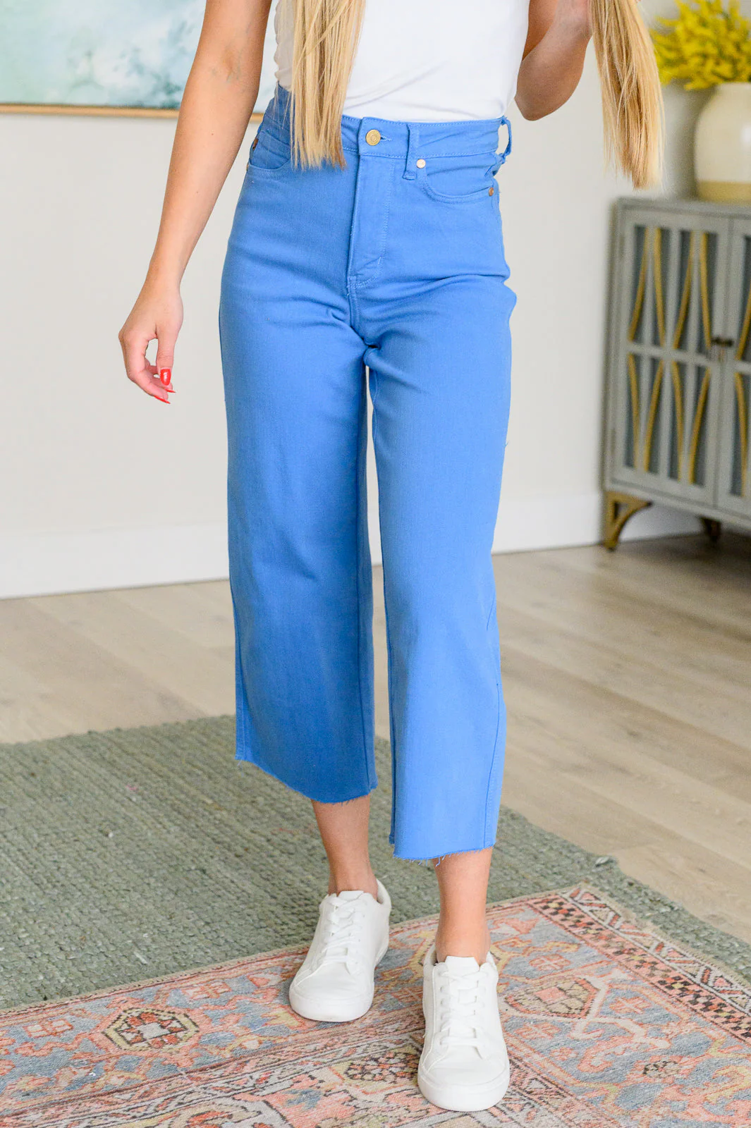 Judy Blue Lisa High Rise Control Top Wide Leg Crop Jeans in Sky Blue - Makeswep