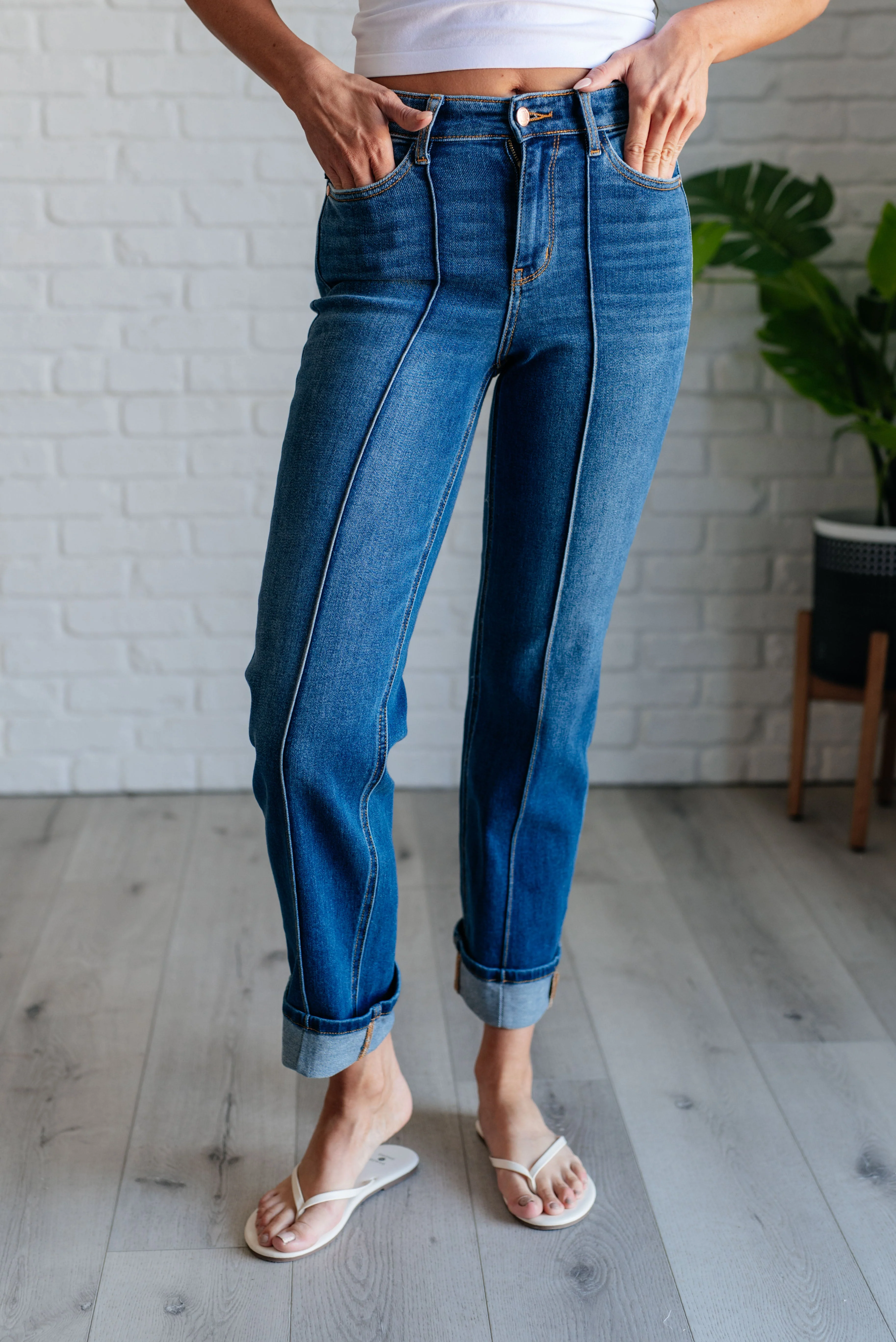 JUDY BLUE Campbell High Rise Center Seam Detail Straight Jeans - Makeswep