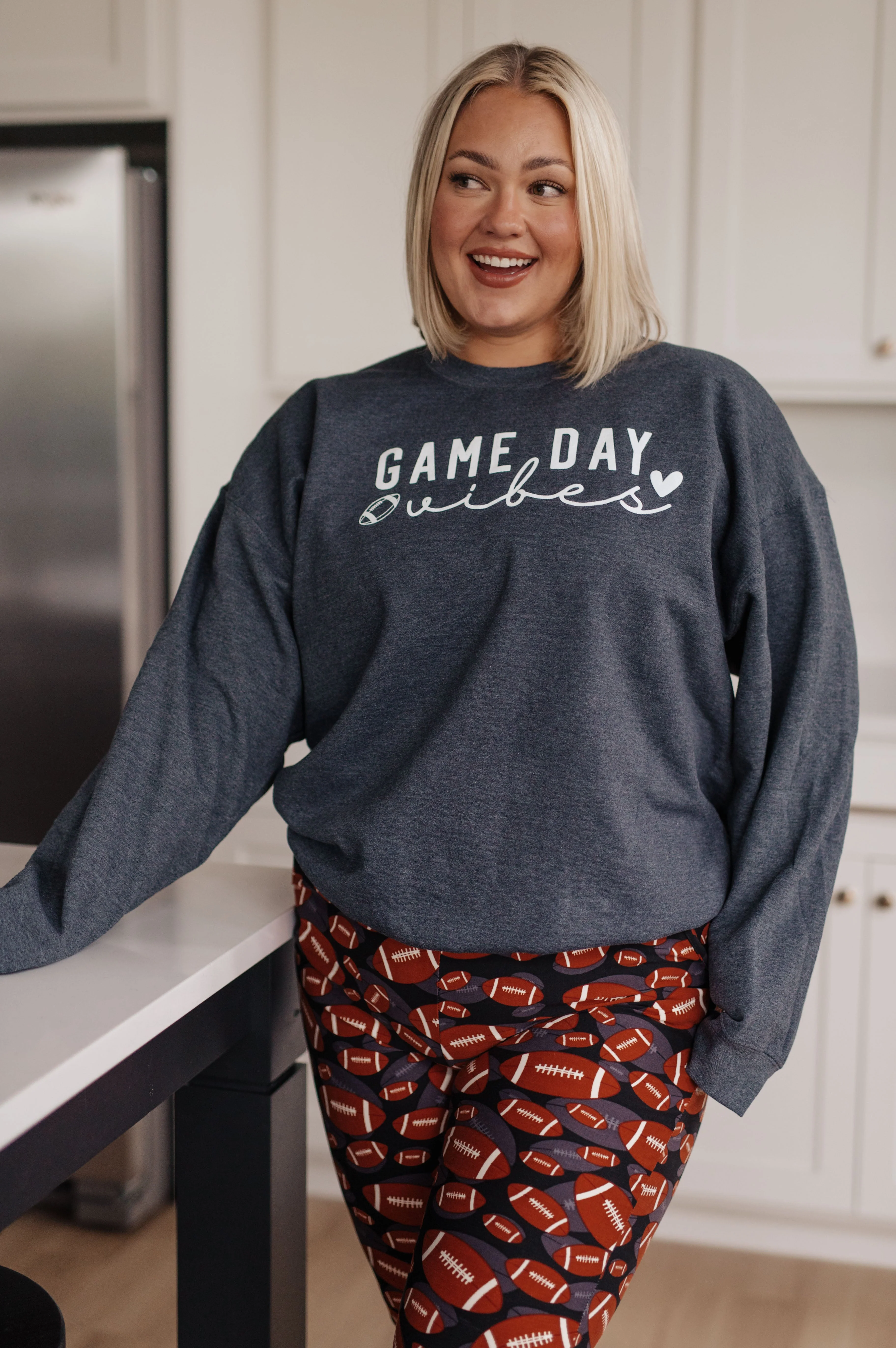 Game Day Vibes Pullover - Makeswep
