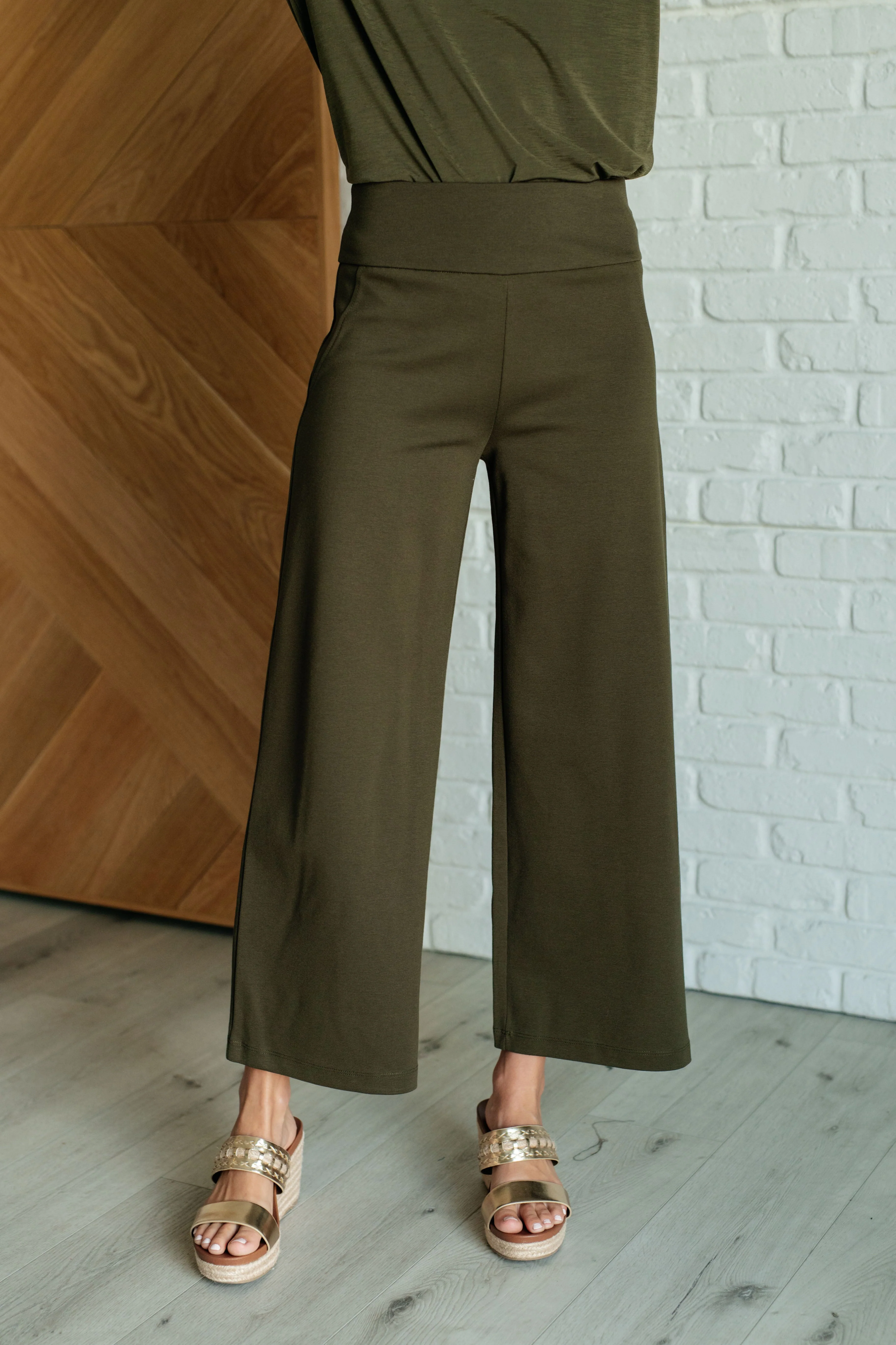 Magic Wide Leg Crop Pants in Olive - Makeswep