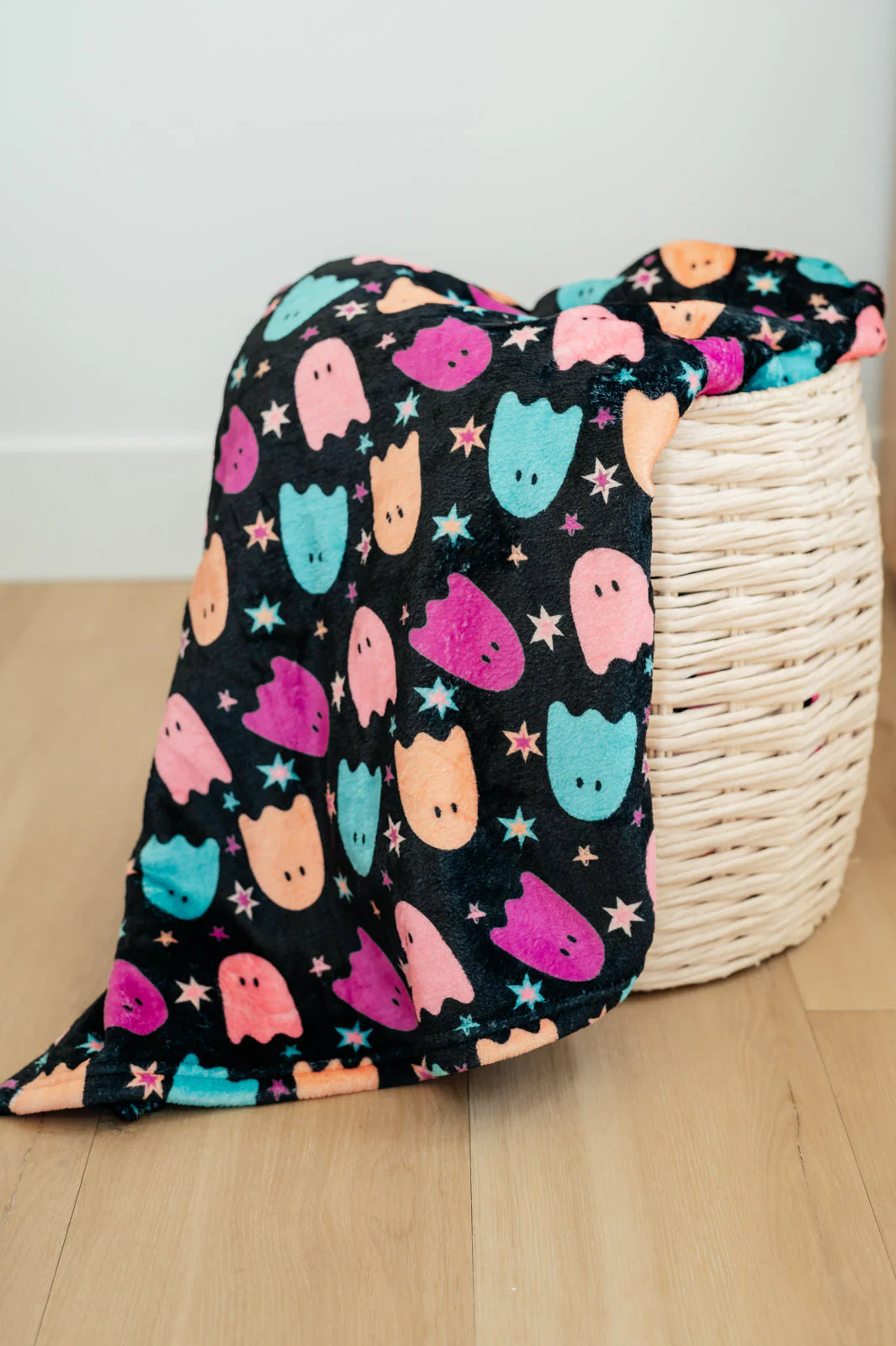 PREORDER: Halloween Fleece Blanket in Neon Ghosts - Makeswep