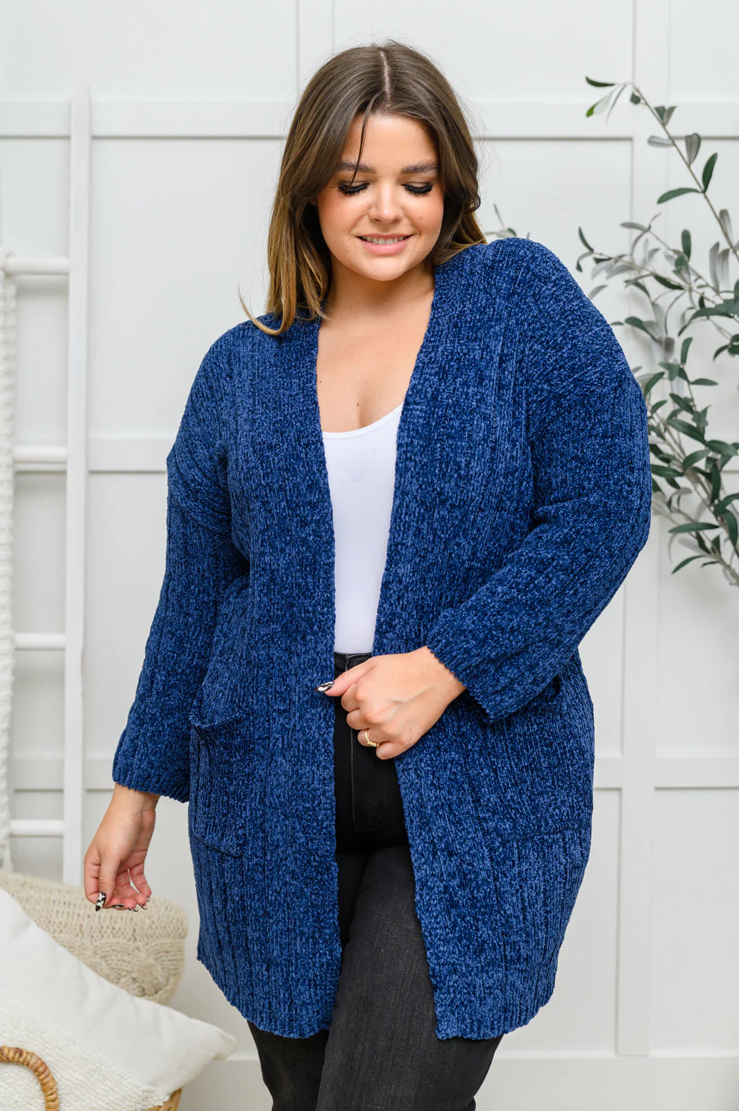 Mountain Mornings Cardigan In Navy - Makeswep