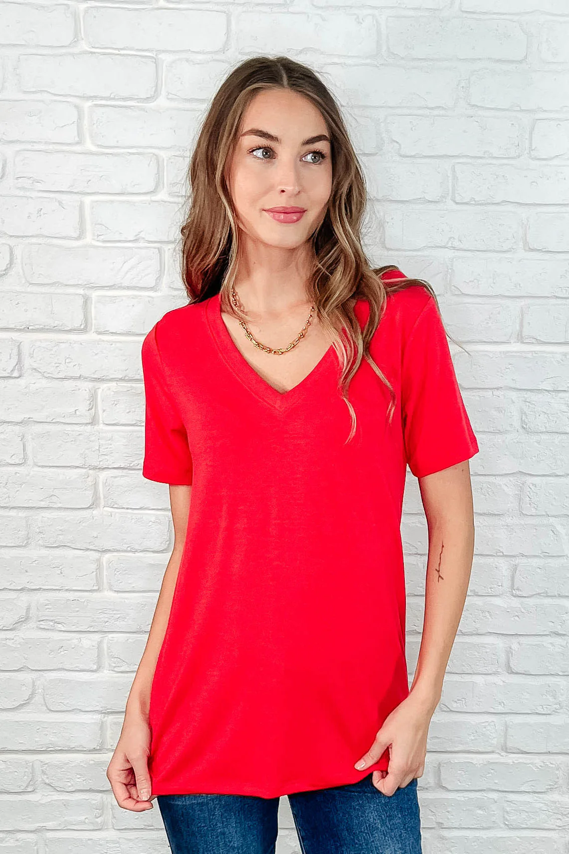 The Every Outfit Basic V-Neck Top in  Ruby - Makeswep