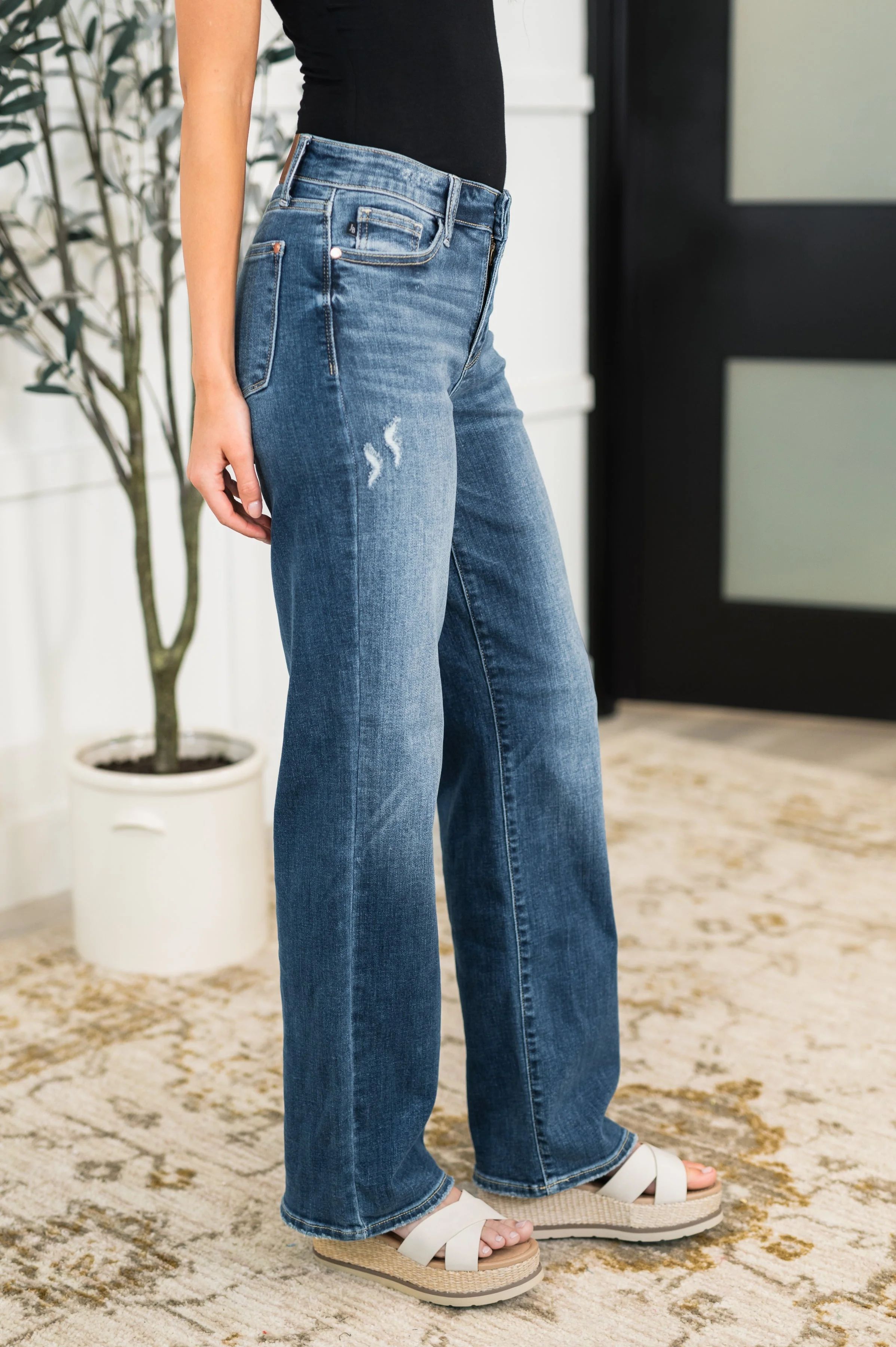 Judy Blue Julia High Rise 90's Straight Leg Jeans - Makeswep