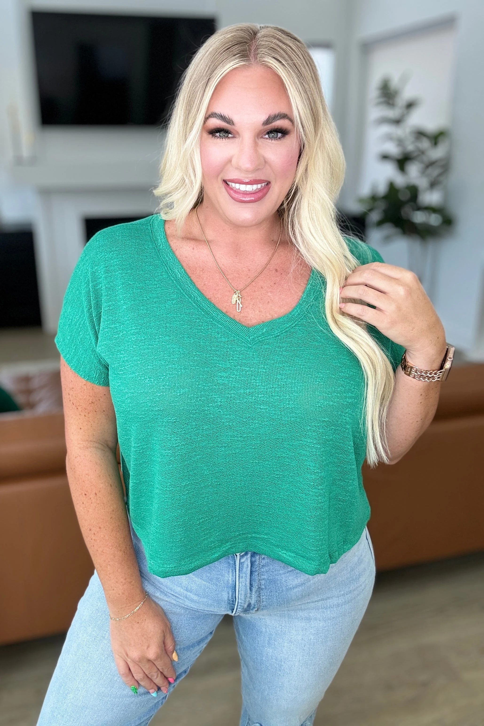 Classic Comfort V-Neck Top in Kelly Green - Makeswep