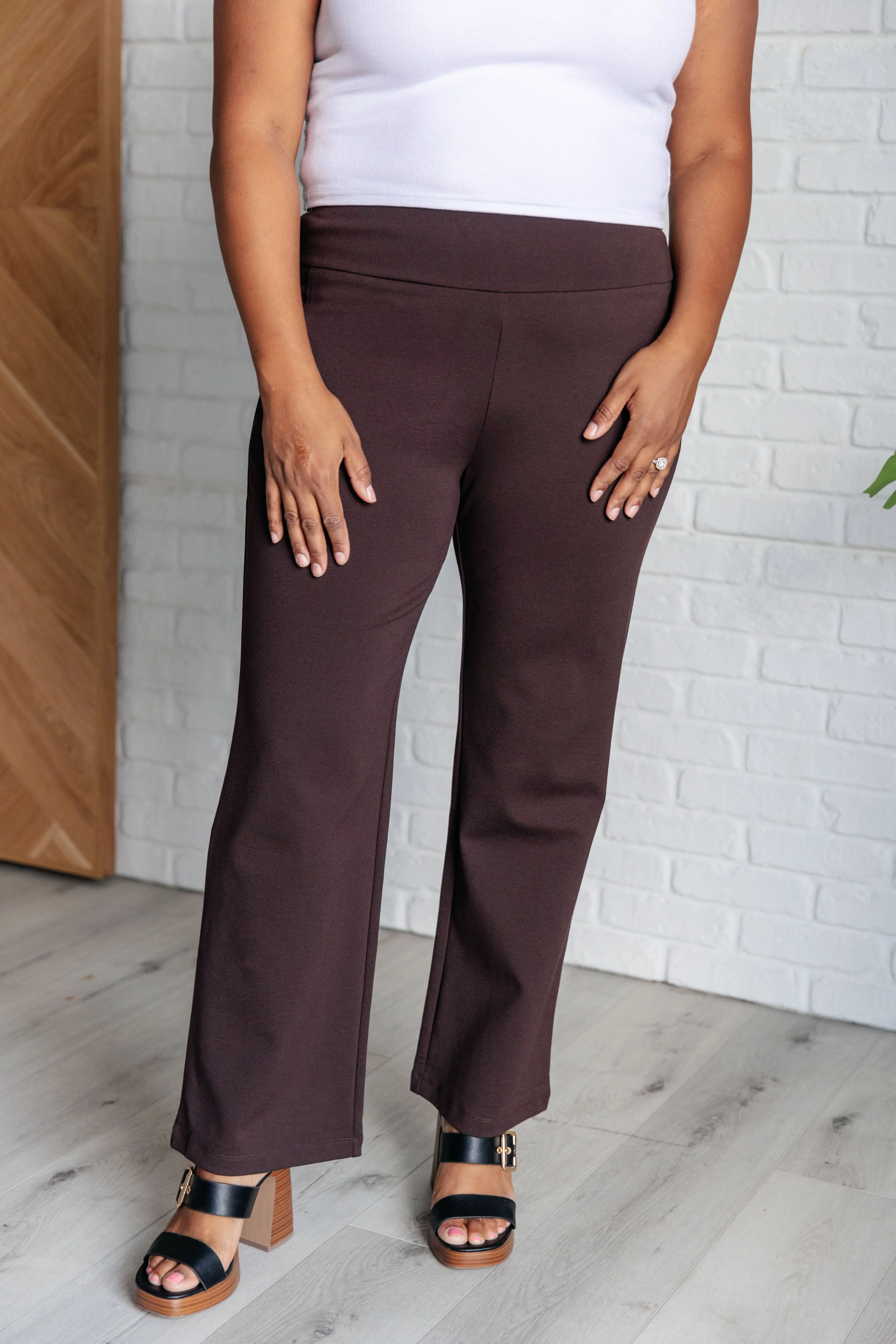 Magic Straight Pants in Chocolate - Makeswep