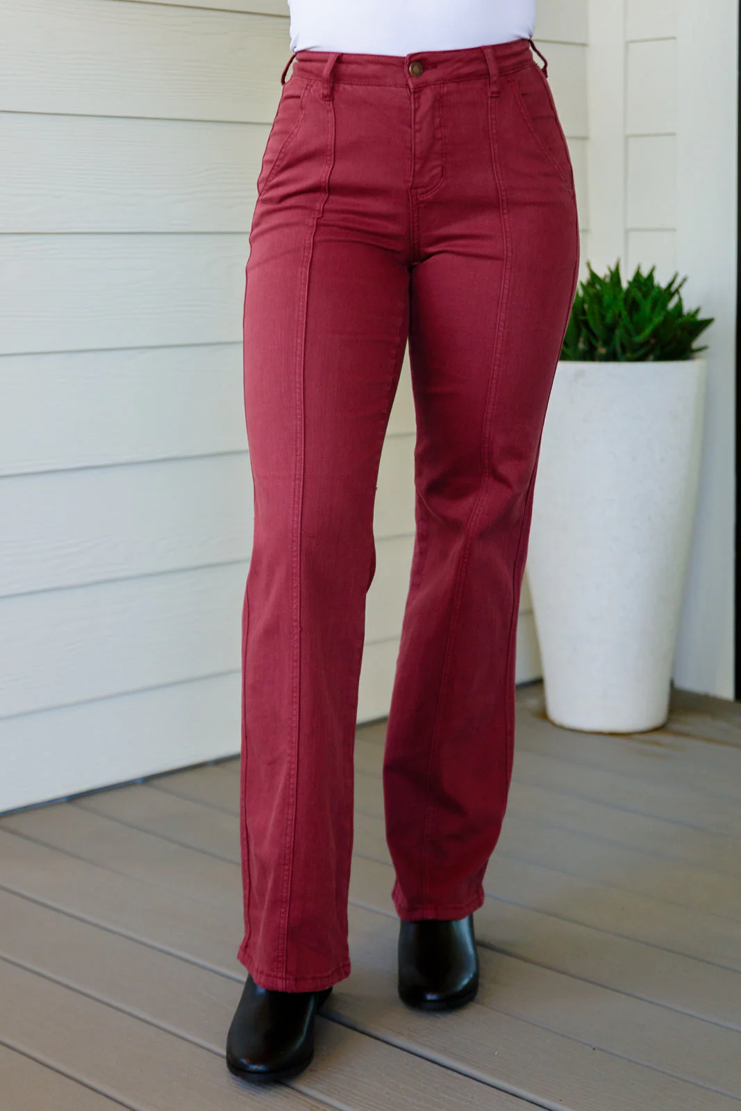 JUDY BLUE Phoebe High Rise Front Seam Straight Jeans in Burgundy - Makeswep