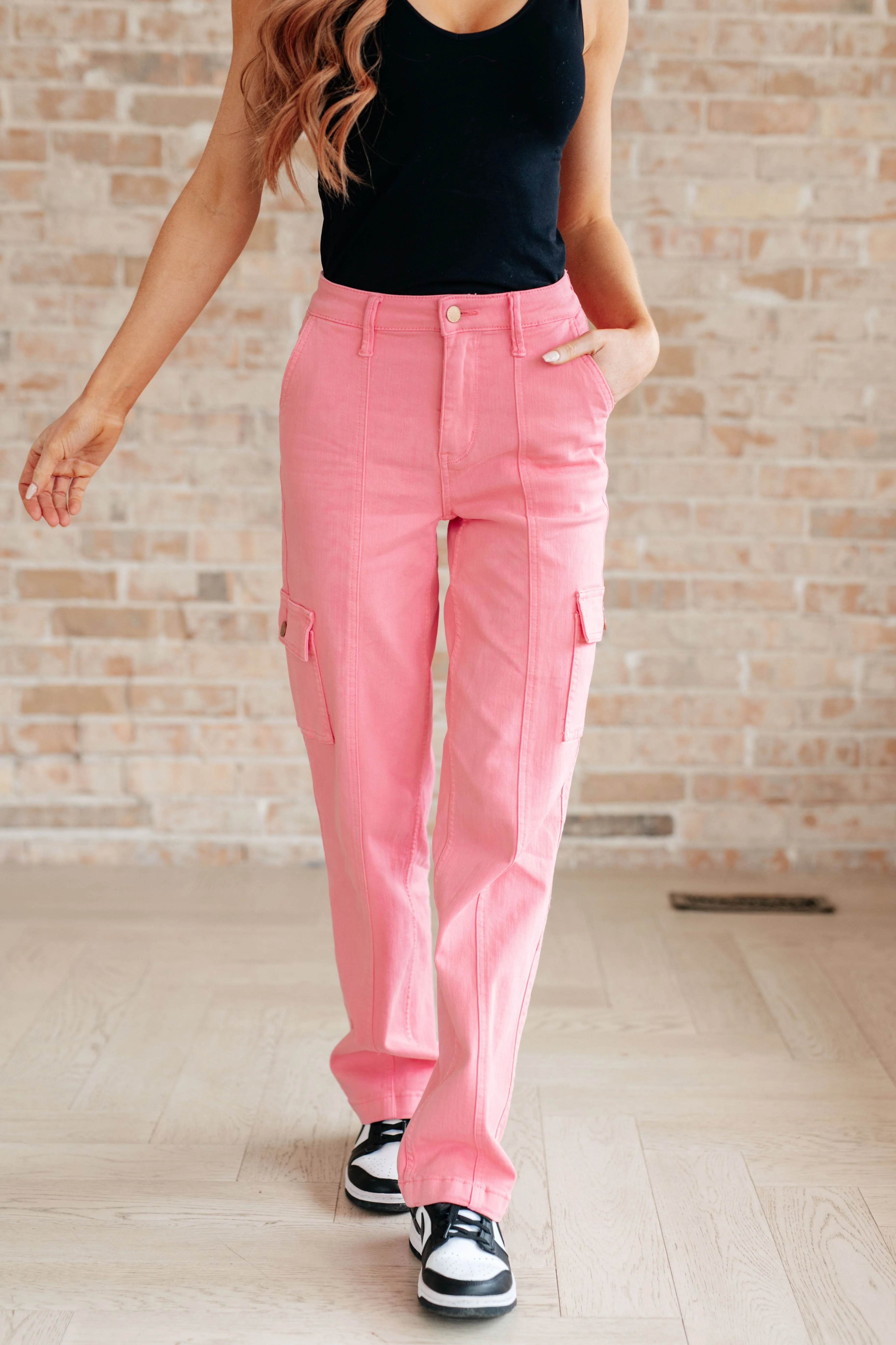 Judy blue Peggy High Rise Cargo Straight Jeans in Pink - Makeswep