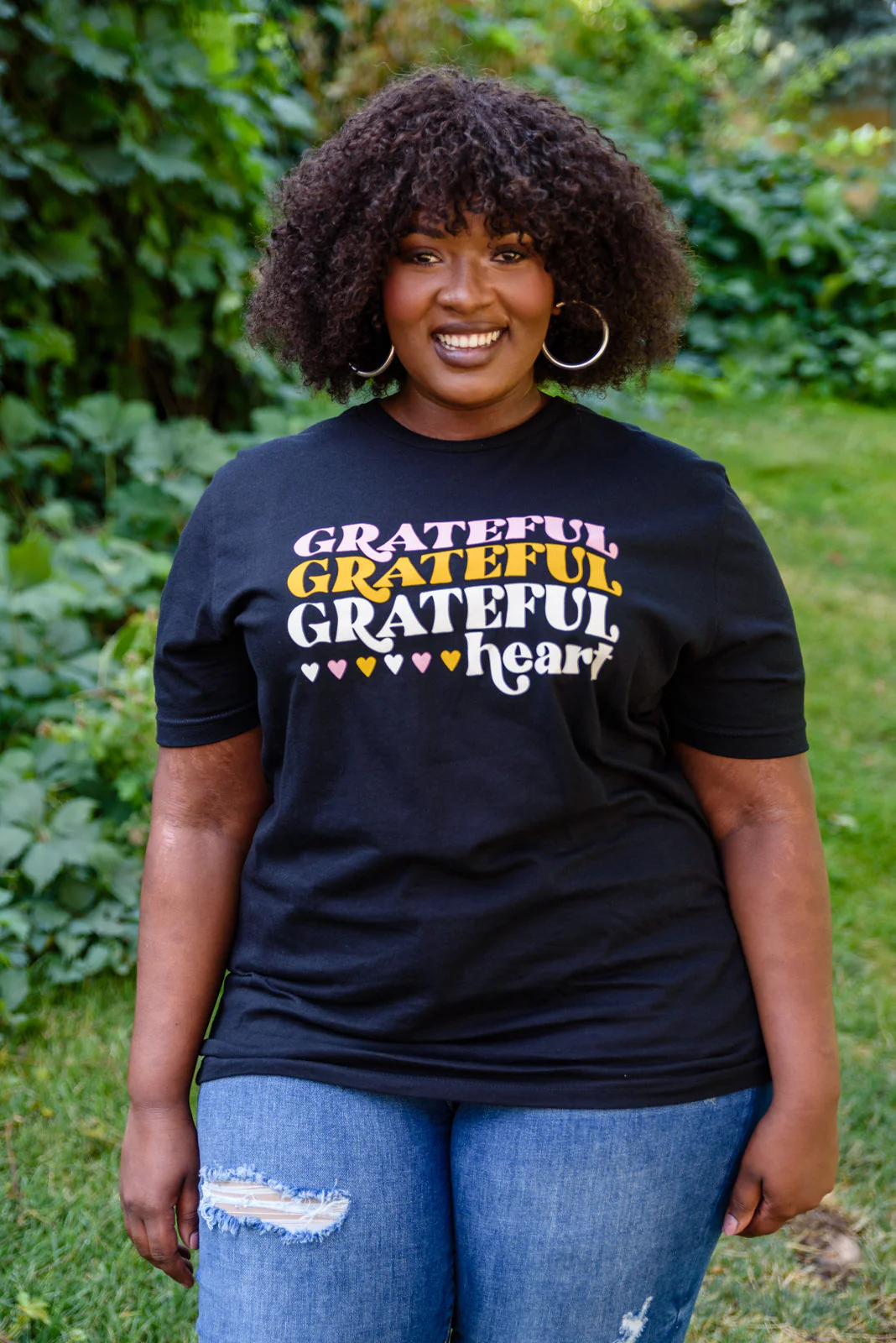 Grateful Heart Graphic T-Shirt In Black - Makeswep