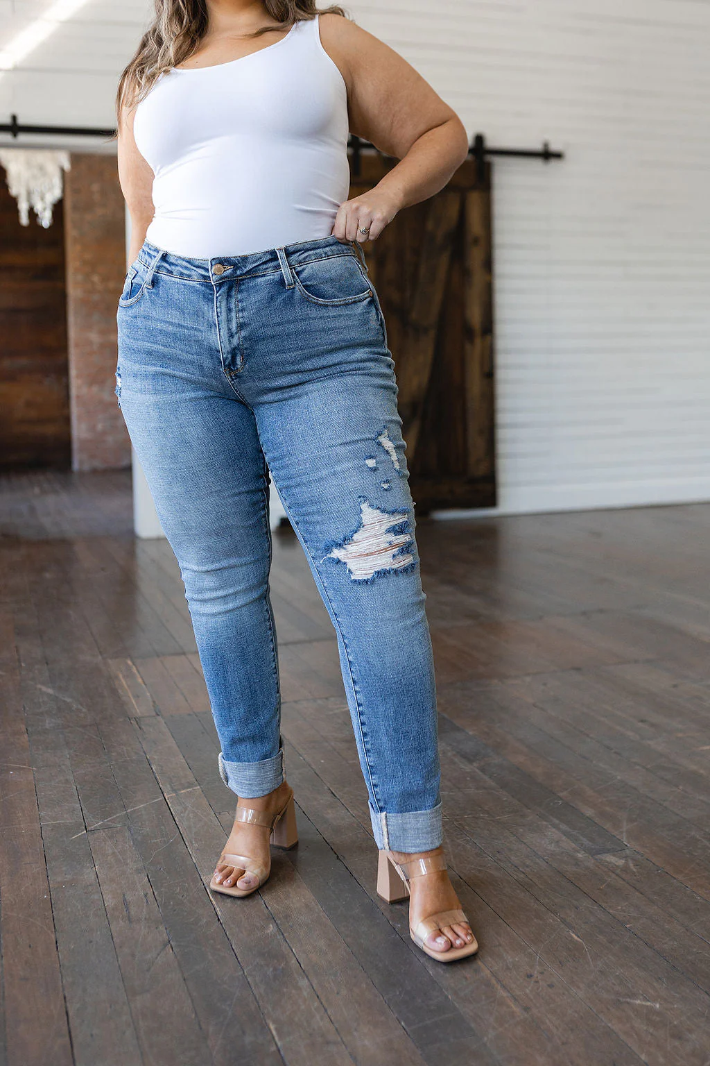 JUDY BLUE Elodie Mid Rise Distressed Boyfriend Jeans - Makeswep