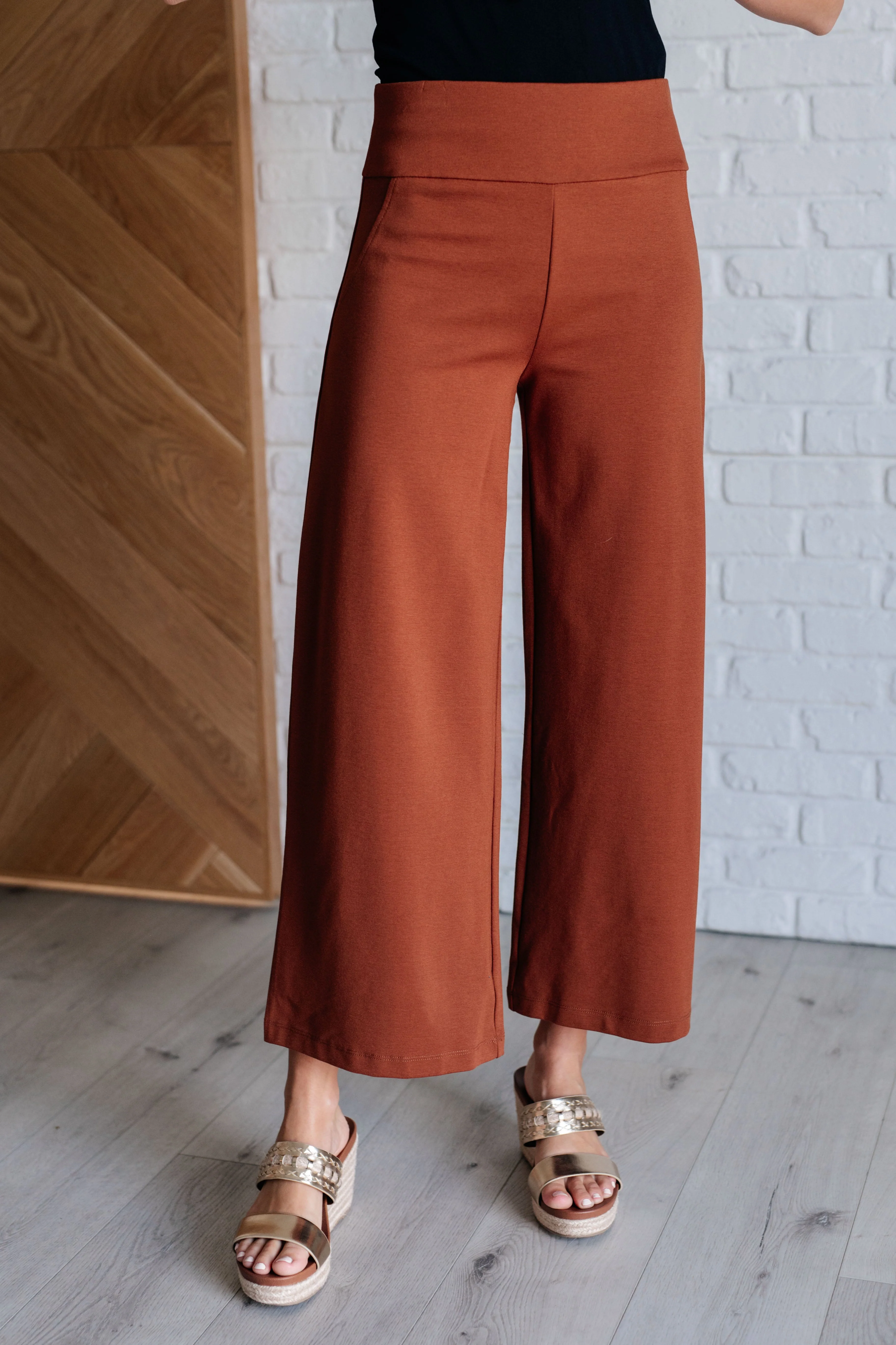 Magic Wide Leg Crop Pants in Rust - Makeswep