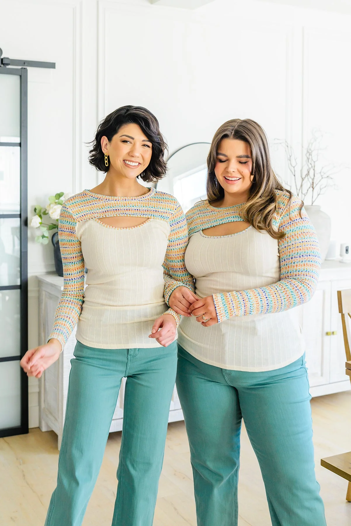 Evidently Extra Peekaboo Cut Out Top - Makeswep