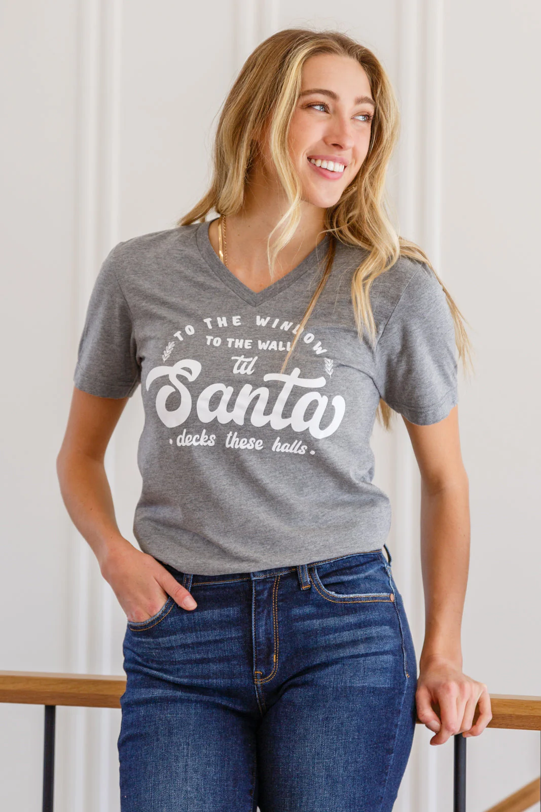 To The Window Graphic V Neck Tee In Gray - Makeswep