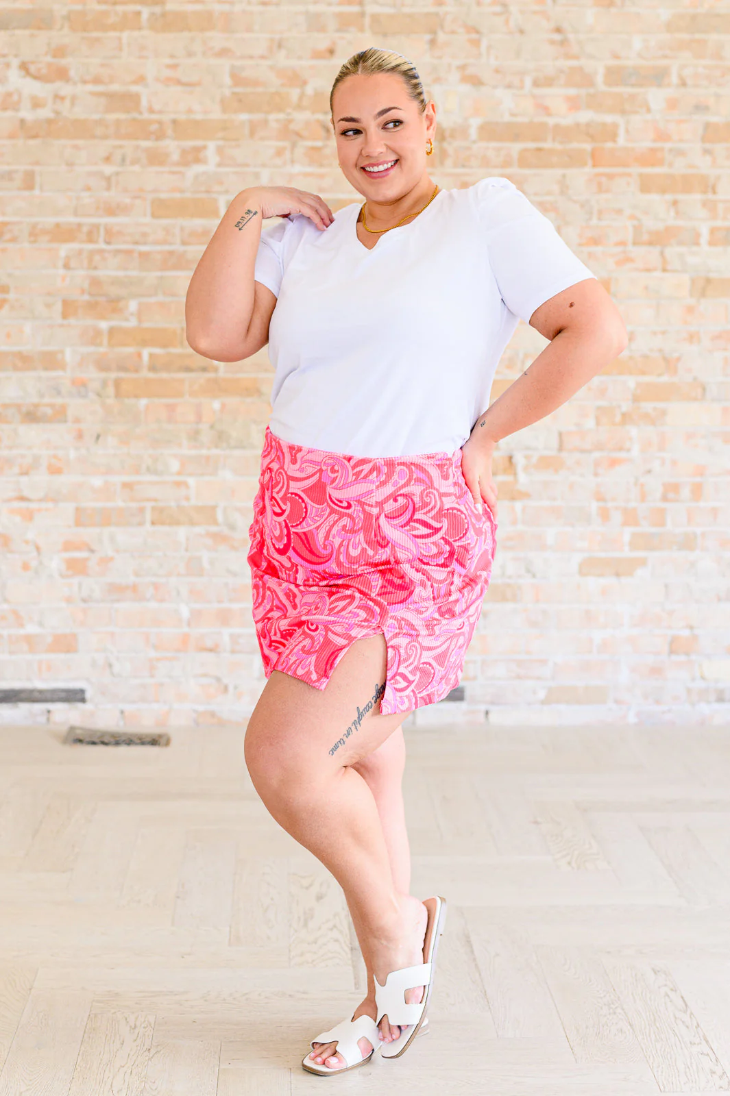 Strong Enough Puff Sleeve Tee In White - Makeswep