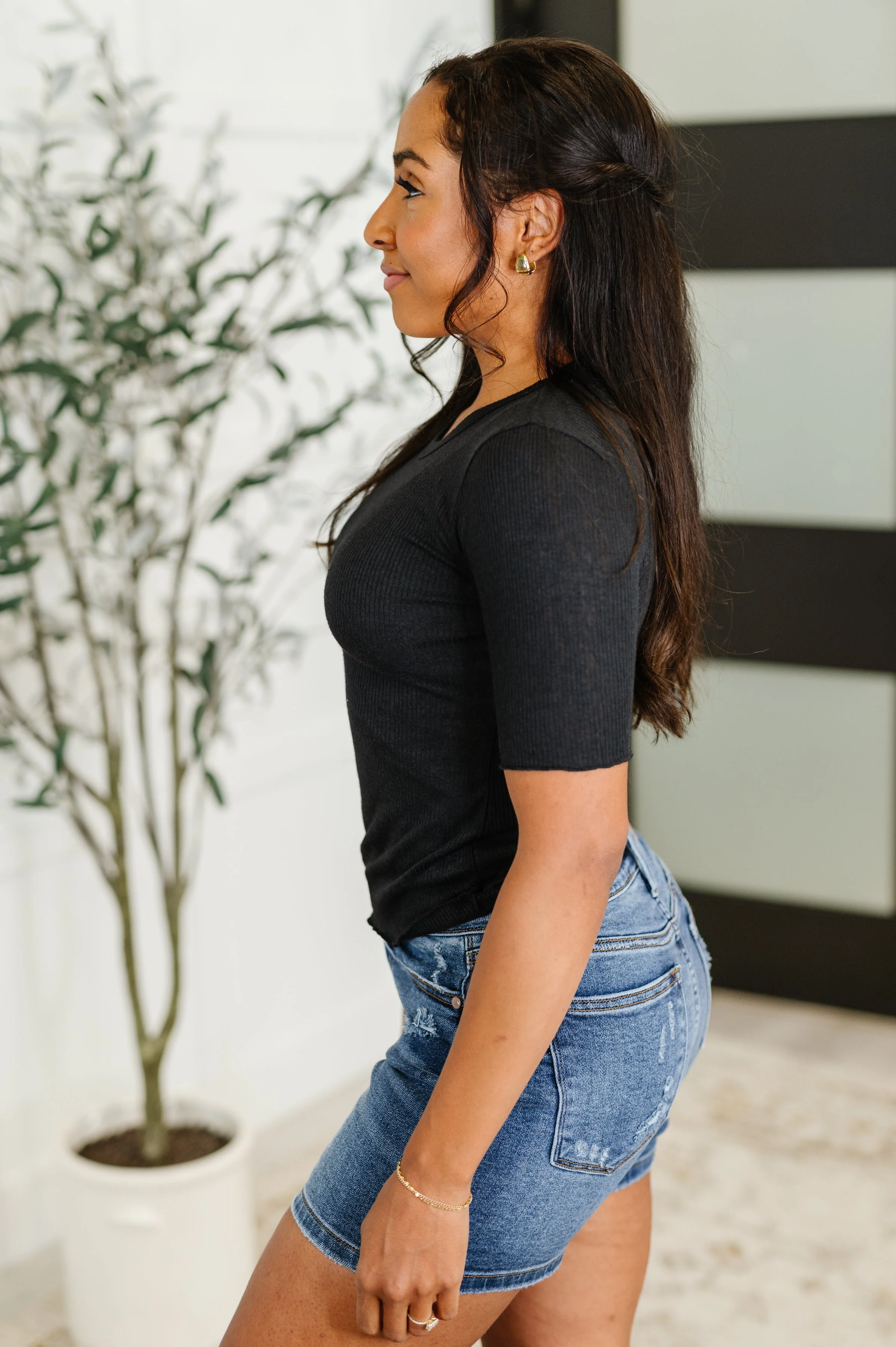 Knit Pick Basic Tee in Black - Makeswep