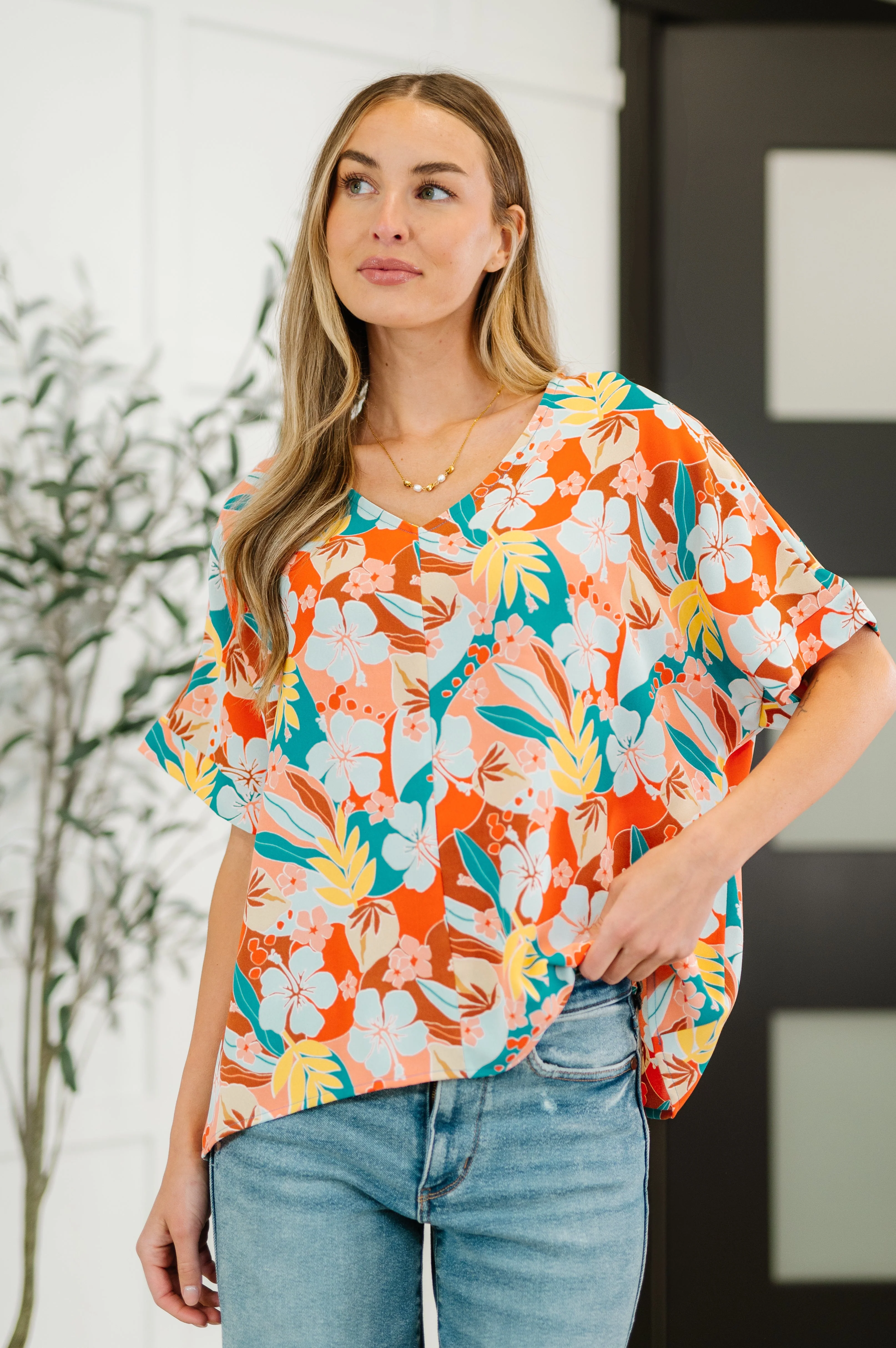 Lei Me Down V-Neck Top - Makeswep