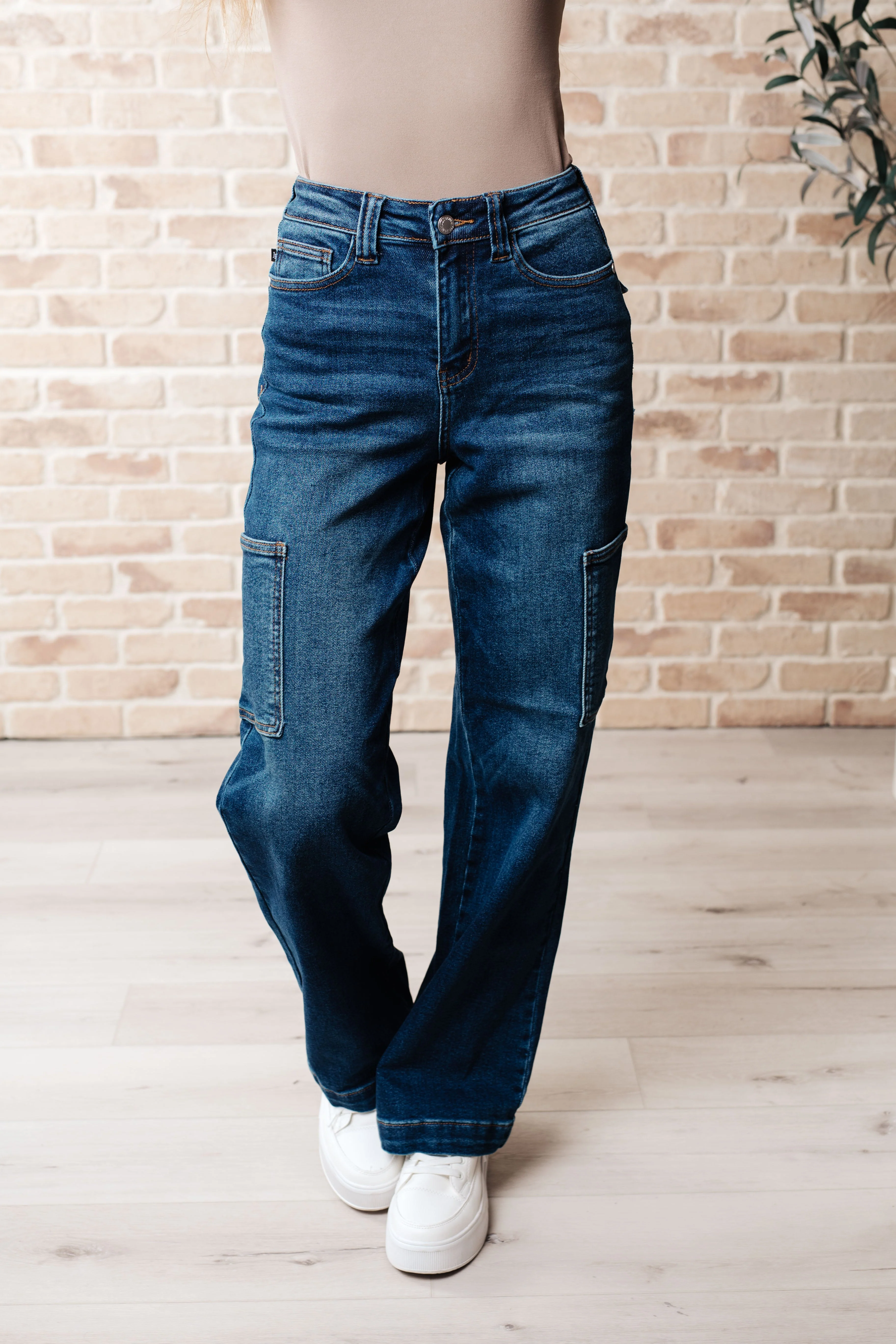 JUDY BLUE Leila High Rise Cargo Straight Jeans - Makeswep