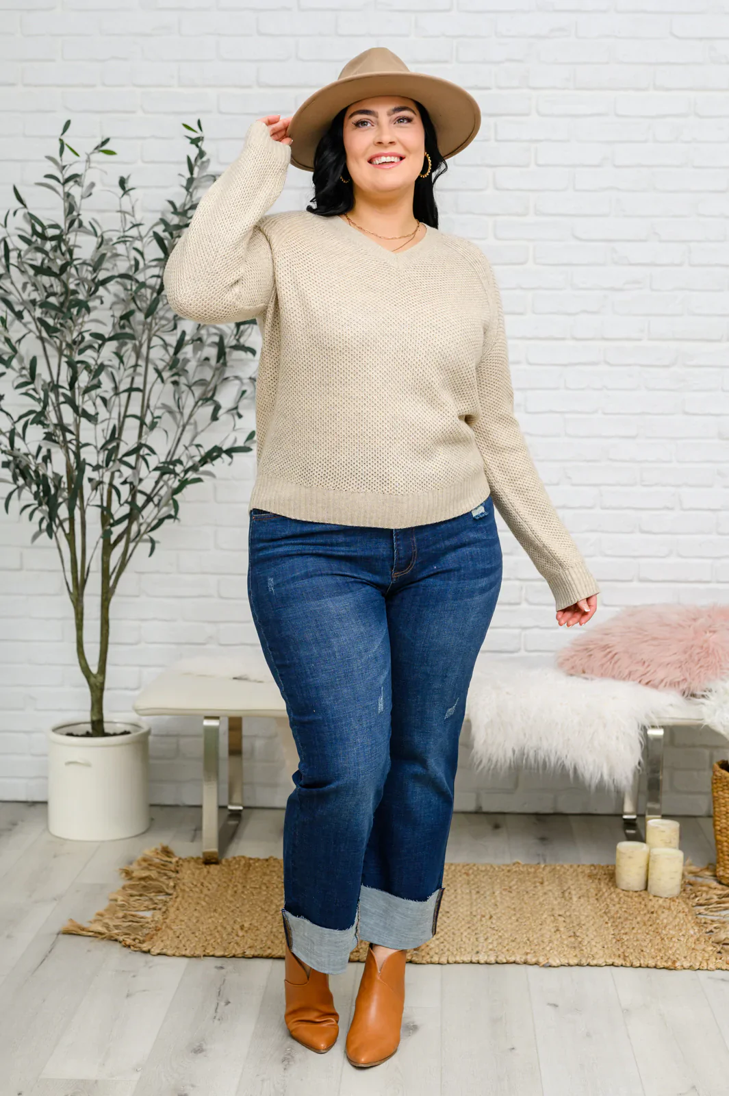 Chai Latte V-Neck Sweater in Oatmeal - Makeswep