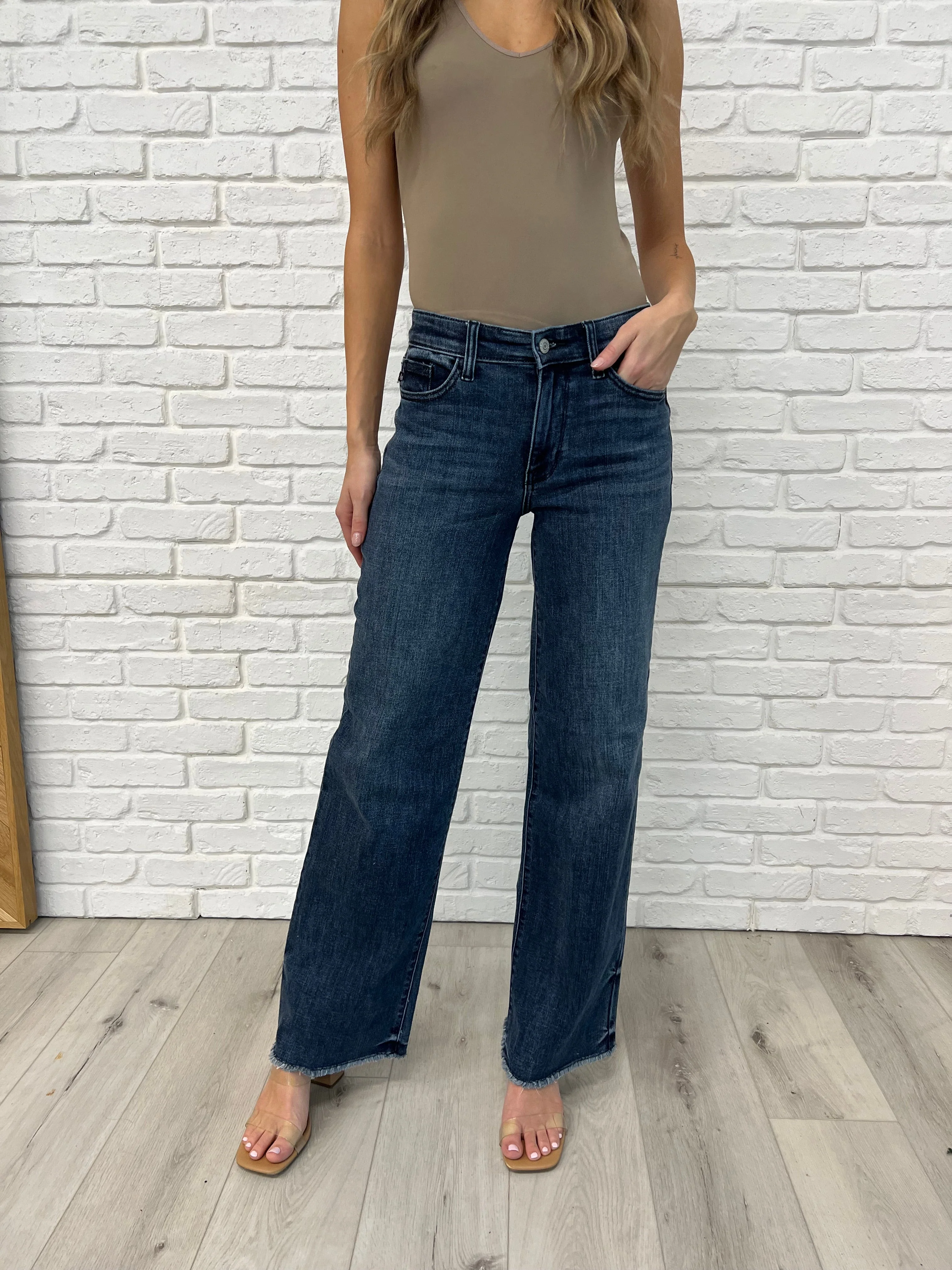 JUDY BLUE Addie Mid Rise Vintage Wash Wide Leg Jeans - Makeswep