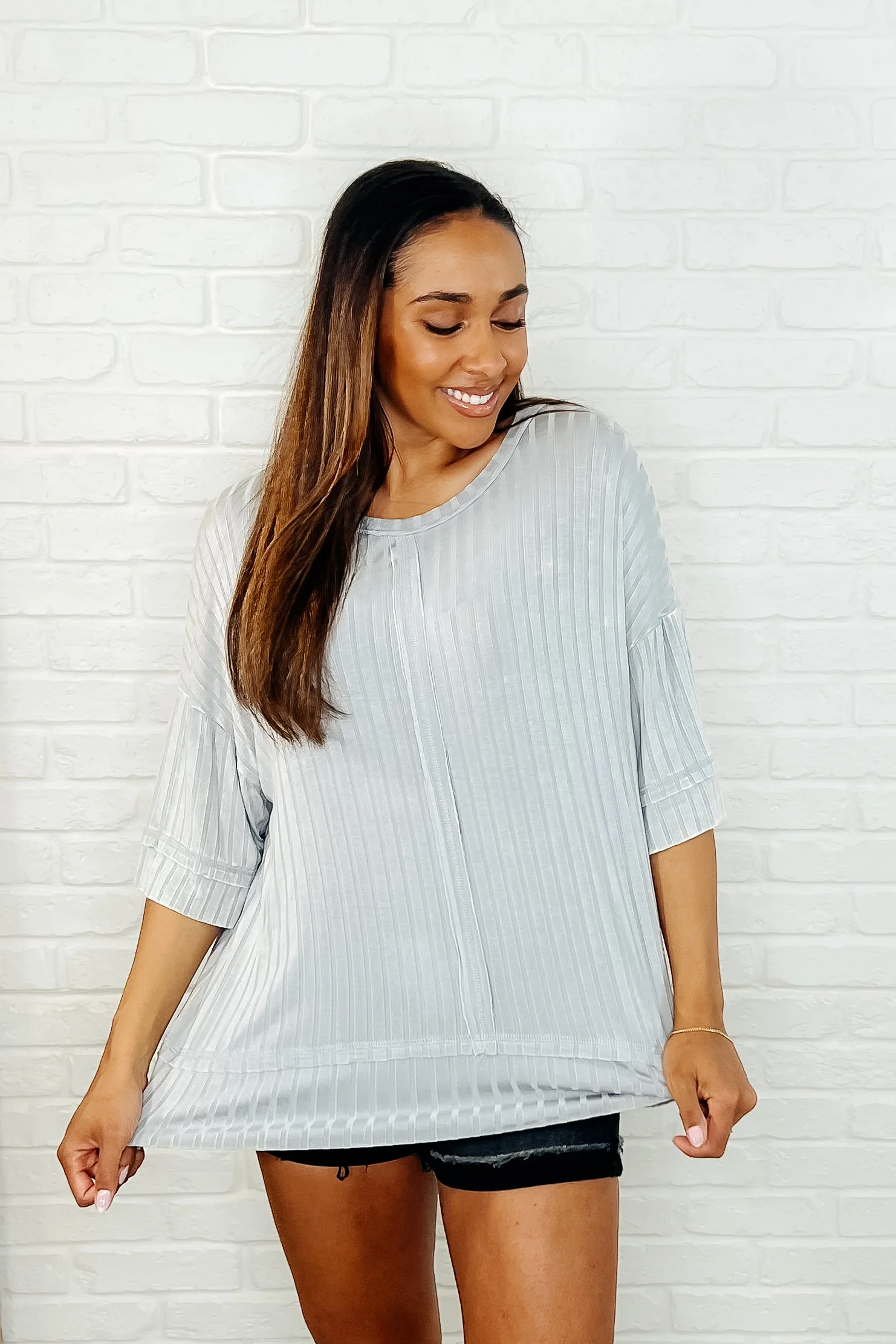 Loosely Speaking Oversized Basic Top in Lt Grey - Makeswep
