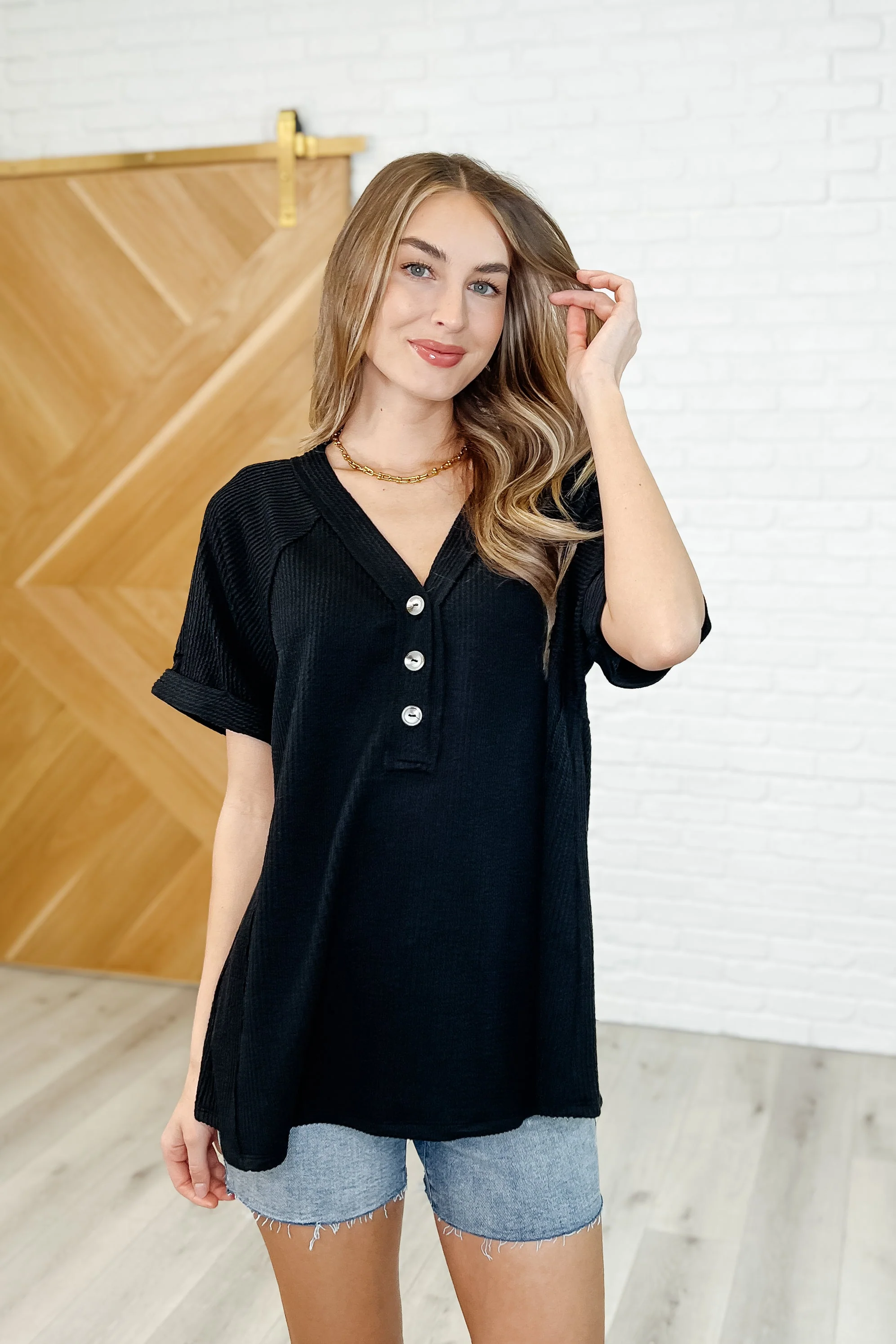 Plain and Sassy V-Neck Tee in Black - Makeswep