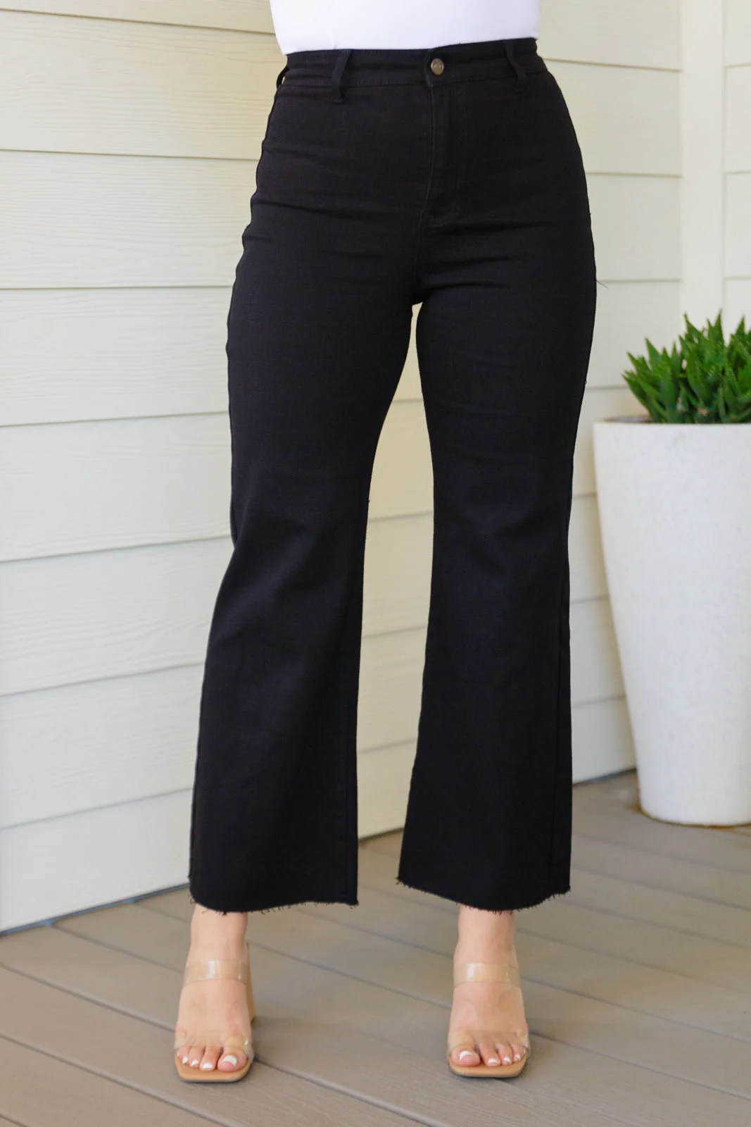 ANNIEWEAR August High Rise Wide Leg Crop Jeans in Black - Makeswep