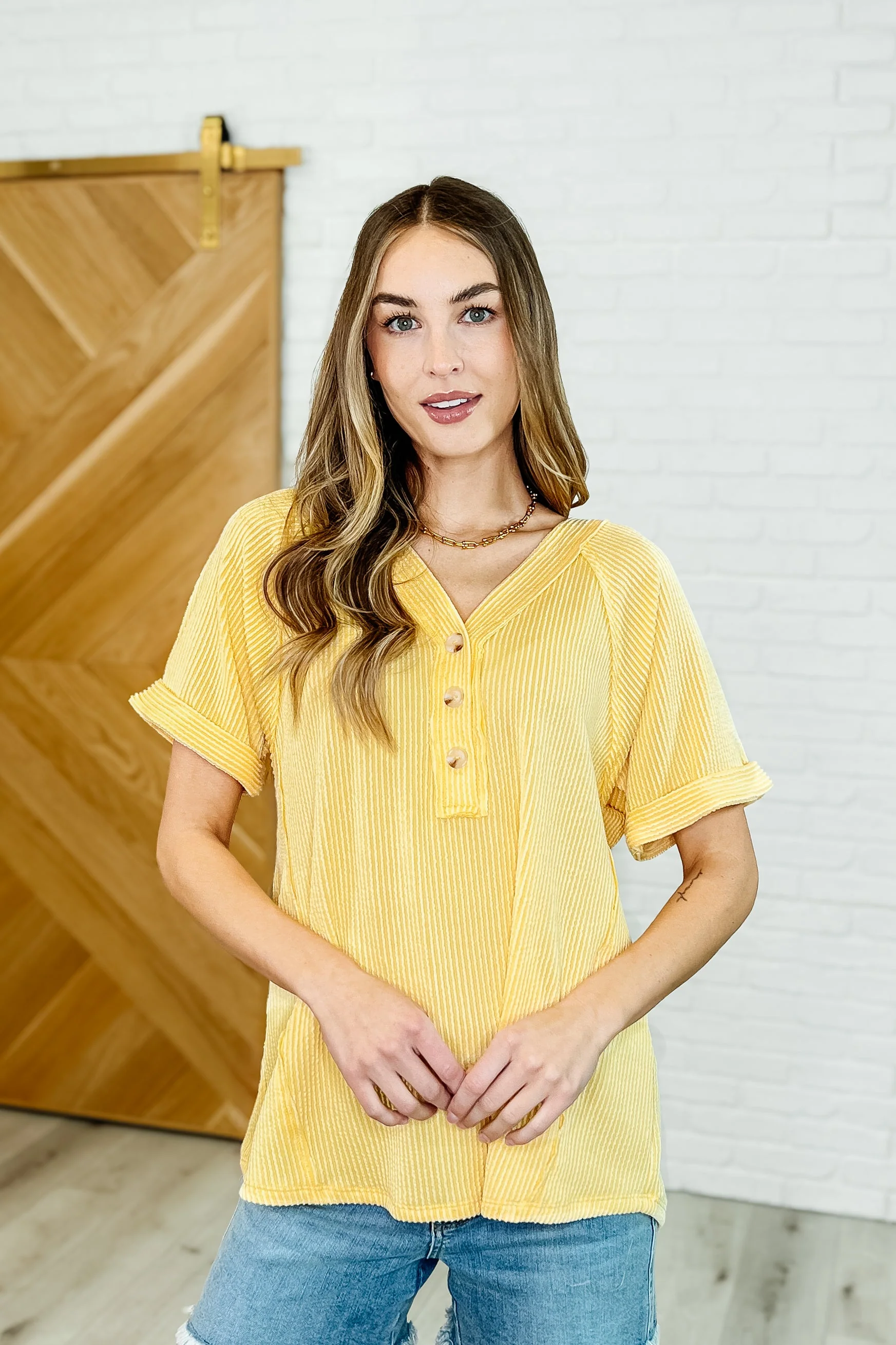 Plain and Sassy V-Neck Tee in Lemonade - Makeswep
