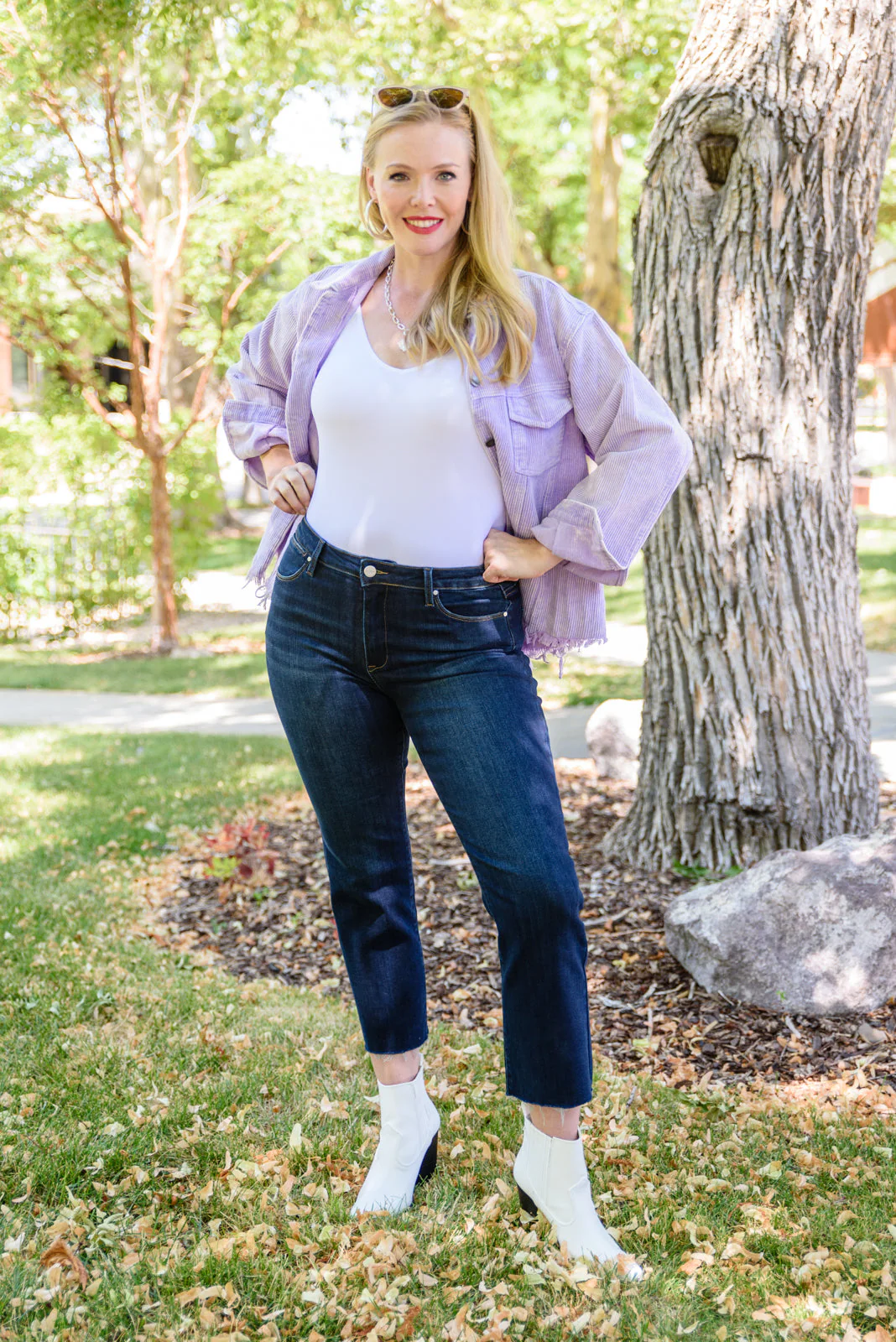 RISEN JEANS Sofia Dark Wash Relaxed Jeans - Makeswep